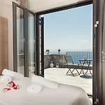 佩特拉西娅公寓 *