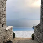 Petra Thea Апартаменты Каламата